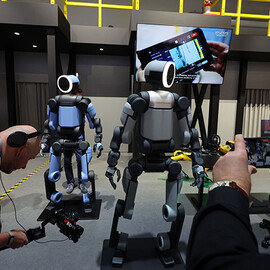 AI를 품은 자동차, 로봇이 되다