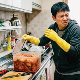 김치통 냄새 제거엔 활성탄이 효과적