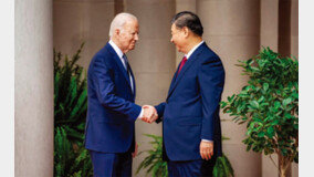 미국과 ‘21세기판 아편전쟁’ 벌이는 중국 
