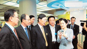 류촨즈 회장 “삼성반도체 성공 中선 커다란 관심”