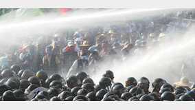 폭염속 또 폭력시위… 포항 ‘부글부글’