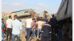 “충돌 객차들 치솟아 ‘피라미드’처럼…” 이집트서 열차 충돌 참사, 최소 43명 사망