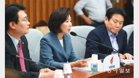 한국당 릴레이 삭발 투쟁… ‘조국파면’ 야권연대 확장은 진전 없어