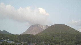 日 가고시마 화산섬 용틀임…“연기 1000m 이상 치솟아”