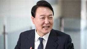 尹, ‘韓 육상 첫 세계선수권 은메달’ 우상혁에 축전…“자랑스럽다”