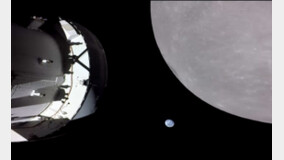 달에 최근접한 탐사선 ‘오리온’…지구서 볼 수 없는 달 뒷면과 셀카