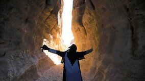 ‘암벽화 트위터’ ‘빗물 분수’ 사우디 사막의 고대 문명 도시 헤그라를 찾아서[전승훈의 아트로드]