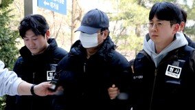 송도 아파트 29층 유리창에 ‘쇠구슬 테러’ 60대 결국 구속