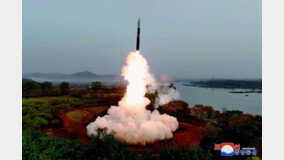김정은 “핵반격 효용 급진전”…고체연료 ICBM ‘화성-18형’ 공개