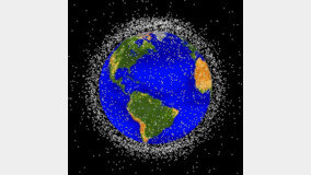 우주쓰레기 추락 10배 늘었다…작년에만 2461개 지구로 떨어져