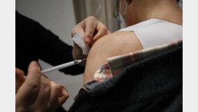 “새 변이 유행 막는다”…다음달 19일부터 코로나 예방접종 시작