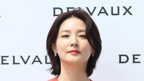이영애, 김건희 여사와 친분설에 법적 대응 “확인 없이 가짜뉴스”