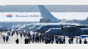 ‘역대 최대’ 서울 ADEX 개막… 국산 전투기 KF-21에 美 B-52·F-22까지
