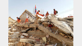 中 간쑤성 한밤 규모 6.2 강진 덮쳐… 최소 118명 숨져