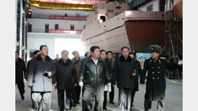 김정은 남포조선소 방문해 “전쟁 준비에 해군 무력 강화 중요”