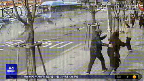 “차 날아가…전쟁 나는 줄” 연신내역 연쇄 추돌 사고 CCTV 영상 보니