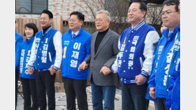 문재인 “민주당 승리 이끌어야”…경남지역 민주당 후보들 만나