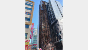 ‘54명 중경상’ 화재 난 인천 호텔서 구조물 떨어져…“안전조치”