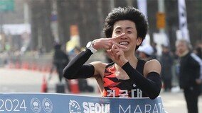 11년만에 대학생 우승… 22세 김홍록, 한국 마라톤 새 기대주로