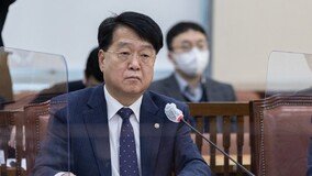 검찰, ‘선관위 자녀 채용 의혹’ 전 사무차장 소환…영장 기각 후 첫 조사