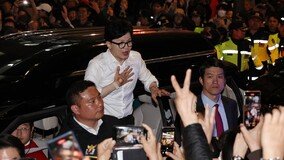 ‘선거운동 강행군’ 한동훈 끝내 탈진…마지막 거리 인사 일정 취소