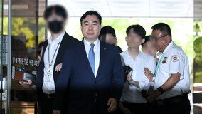 ‘돈봉투 사건 유죄’ 윤관석, 2심서도 혐의 부인…“감사 표시일 뿐”