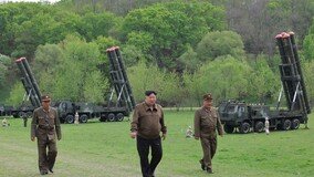 김정은, 핵반격가상전술훈련 첫 지도…초대형방사포병 참가