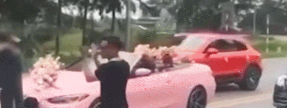 도로에 서서 웨딩 사진 촬영한 베트남 부부…‘민폐’ 논란(영상)