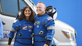 보잉도 ISS 도킹 성공… 유인우주선 민간 경쟁 시대 열렸다