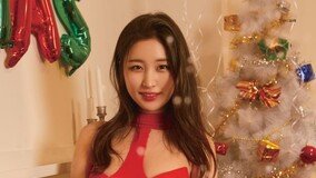 김나정 아나운서, 맥심 레전드 또…섹시 산타 변신
