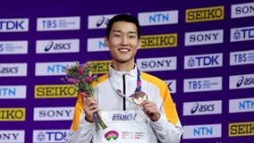 우상혁, 글래스고 세계실내육상선수권대회 동메달…4개 대회 연속 입상