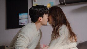 정려원♥위하준, 아찔한 사내 비밀 연애 시작…미공개 컷 공개 (졸업)