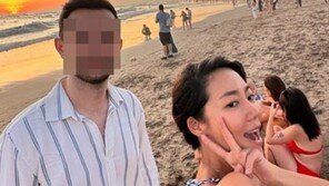 ‘이범수와 이혼’ 이윤진, 발리서 외국인 男과 해변 데이트 [DA★]