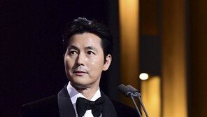 ‘Head-on Controversy Overcomes Illegitimate Child’ Jung Woo-sung, Supporting Film Industry vs. Cold Public ‘Temperature Difference’