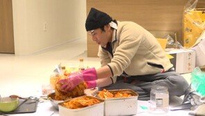 Choi Daniel‘s surprising cooking skills? I challenge myself to make kimchi alone (Full-time viewer)