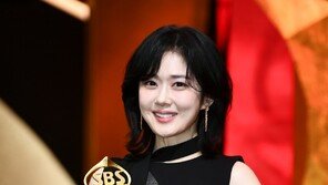 ‘SBS Drama Awards’ Jang Na-ra is the main character, and after marrying a husband 6 years younger, she wins an award ‘Surprise’