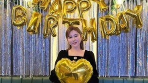 Song Ga-in, attended by male fans in their 20s… Hosting a birthday party for all generations