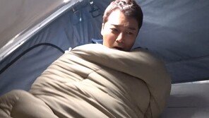 Jeon Hyun-moo, a sudden bolt from the blue while sleeping in a car “I thought a bear was pitching a tent” What happened? (I Live Alone)