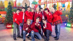 SEVENTEEN, First K-Pop Singer to Perform Solo Stage at Disney Year-End Special [Entertainment News HOT]