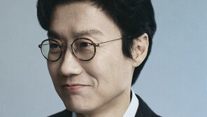 ‘Ogame’ Director Hwang Dong-hyeok “Preparing for Season 2, Lifespan Shortened… Pointing Out the Vulnerabilities of Representative Democracy”[Interview]