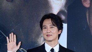 Kim Nam-gil, a sculptural smile