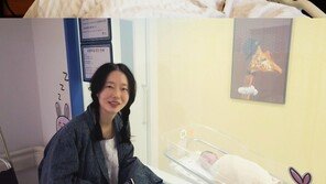 Lee Jung Hyun‘s Second Birth Scene... First Reveal of Her Belly Face (Convenience Store Restaurant)