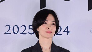 ‘Black Nuns’ Song Hye-kyo “First smoking scene in life… Practiced smoking a week before filming”