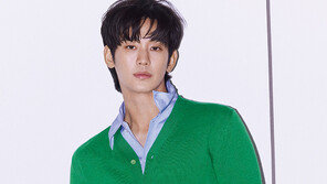 Kim Soo Hyun “First pictorial shoot in a long time, nervous” [pictorial]