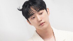 Jinyoung “‘Rediscovering the Dream of Being an Idol Producer with’Suspicious Girl” [Interview]