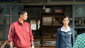 ‘I was fooled by you’ director “Park Bogum‘s different side, IU’s charm all wrapped up” (Netflix 2025 Korea)