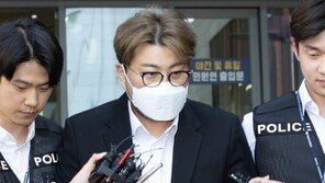 Kim Ho-joong appears in court with crutches, appeals for leniency… Fans gather to cause commotion [Comprehensive]