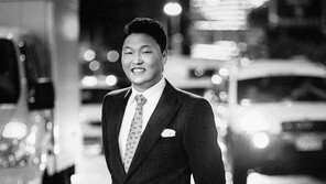 Psy, another self-care failure with a sharp suit fit [DA★]