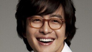 Bae Yong-joon donates 3 billion won to low-income children