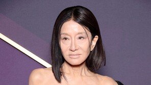 Vera Wang, 75 years old? Shocking exposure dress ‘Surprise’ [DA:Hollywood]